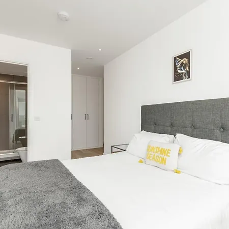 Bloom Of Luxury Apartment London Exterior photo