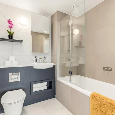 Bloom Of Luxury Apartment London Exterior photo